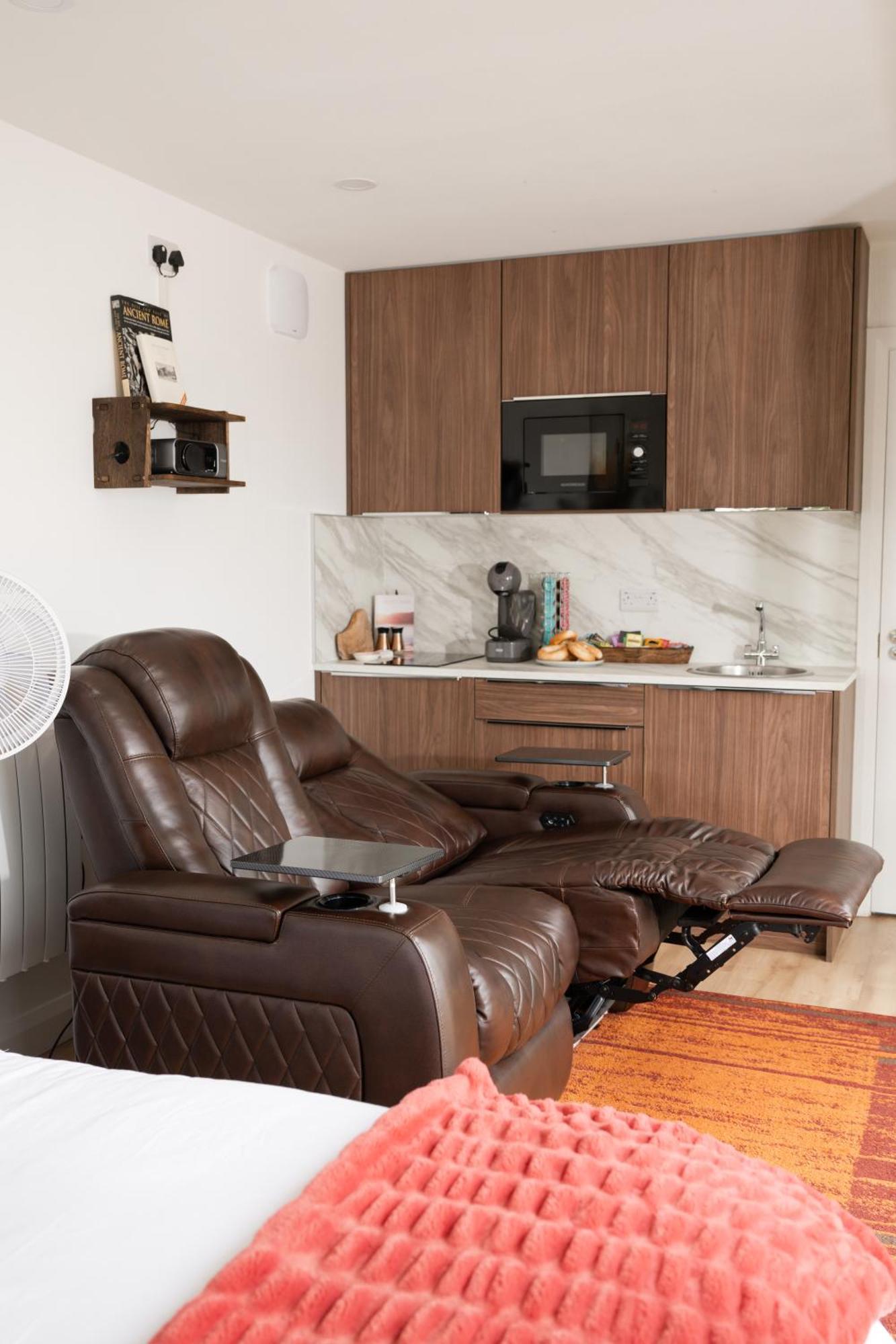 Lakescape - Waterfront Self- Catering Cabins Эннискиллен Экстерьер фото