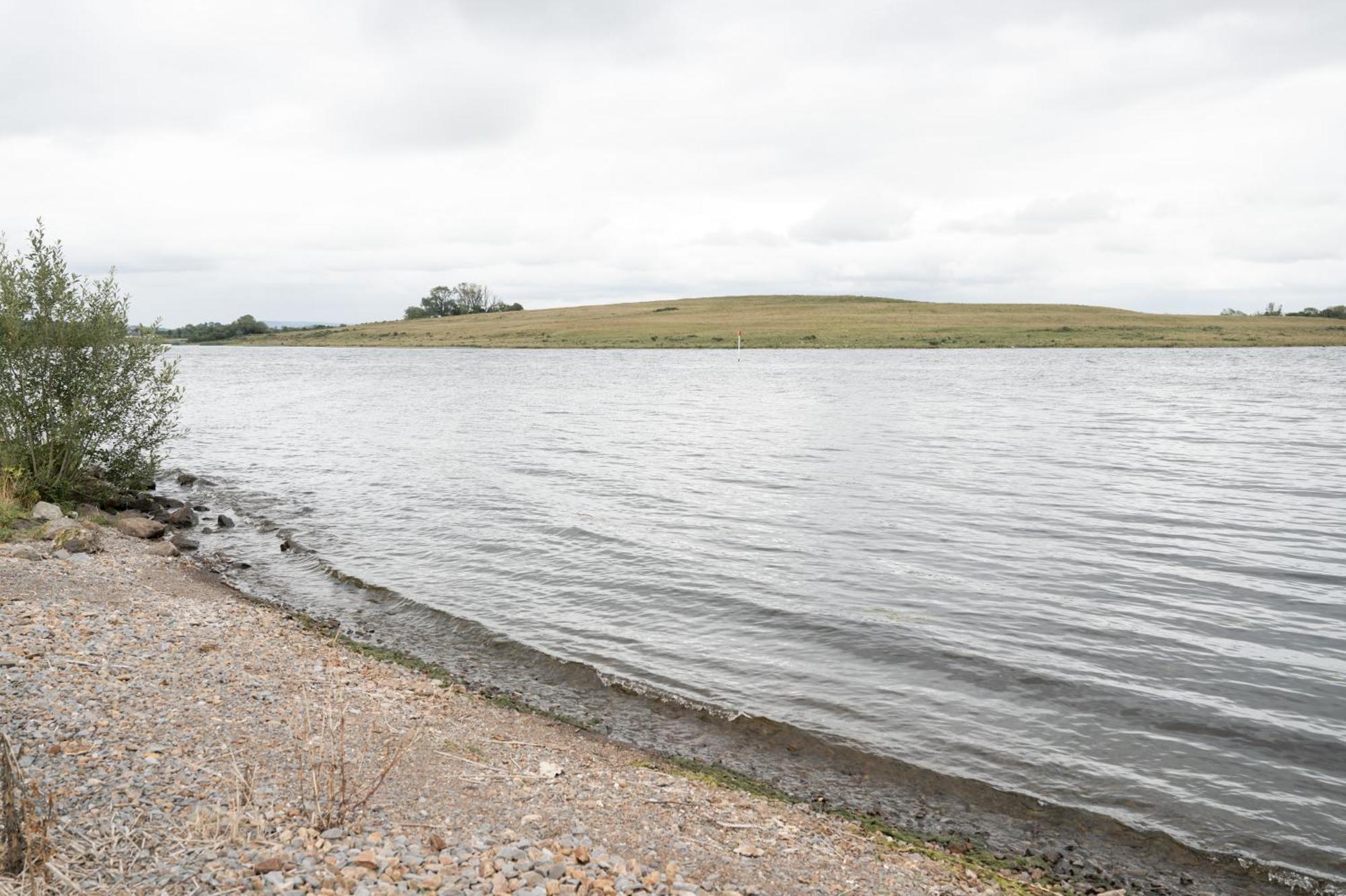 Lakescape - Waterfront Self- Catering Cabins Эннискиллен Экстерьер фото